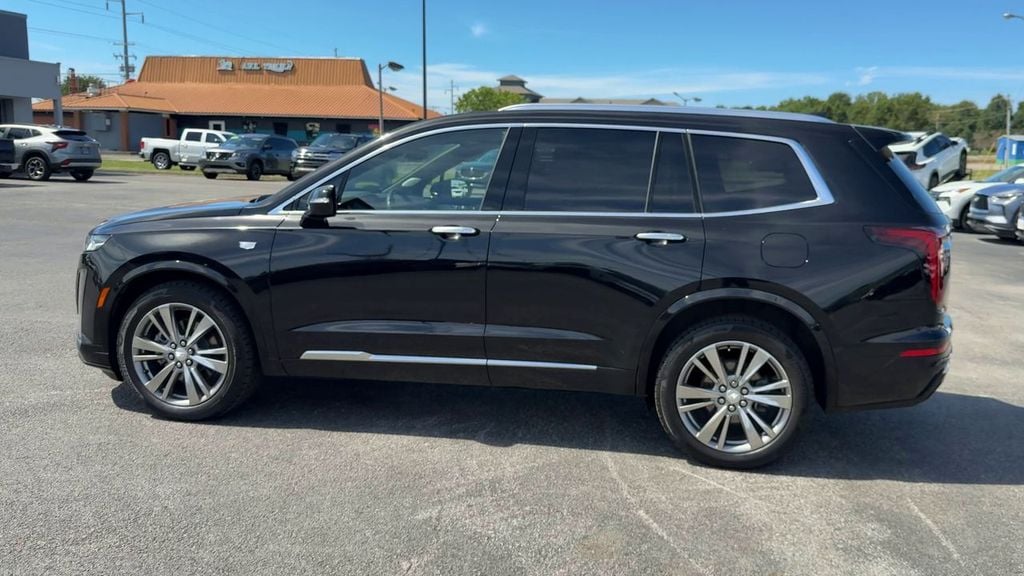 Pre-Owned 2022 Cadillac XT6 Premium Luxury - photo - 3