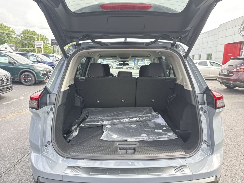 New 2026 Nissan Rogue SV - photo - 16