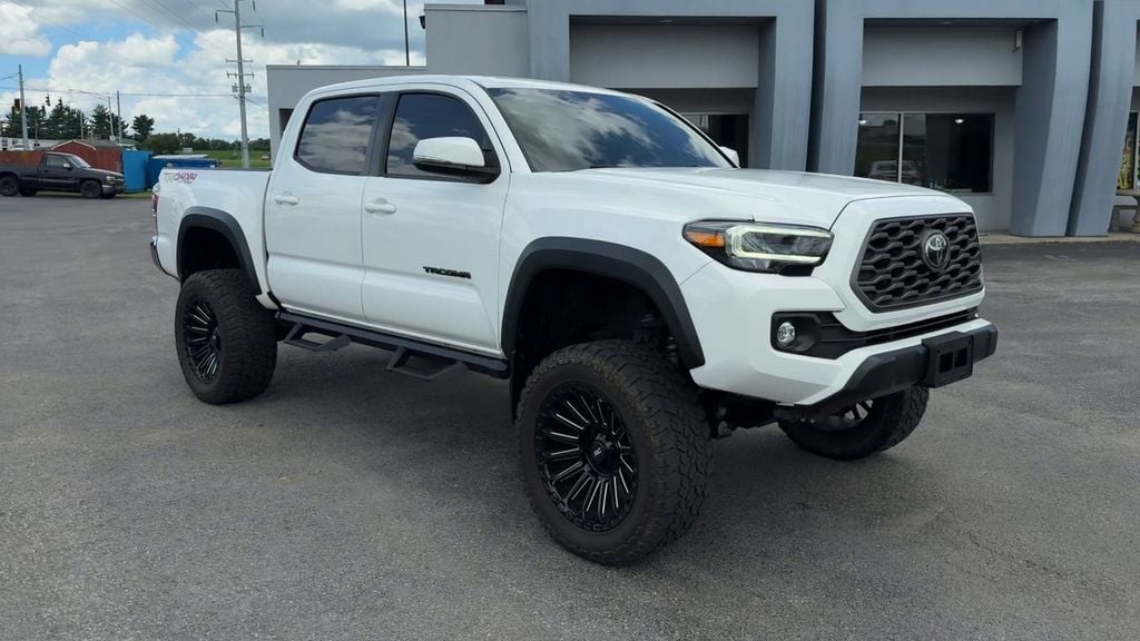 Pre-Owned 2022 Toyota Tacoma TRD Off-Road - photo - 8