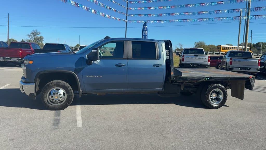 Pre-Owned 2025 Chevrolet Silverado 3500HD LT - photo - 2