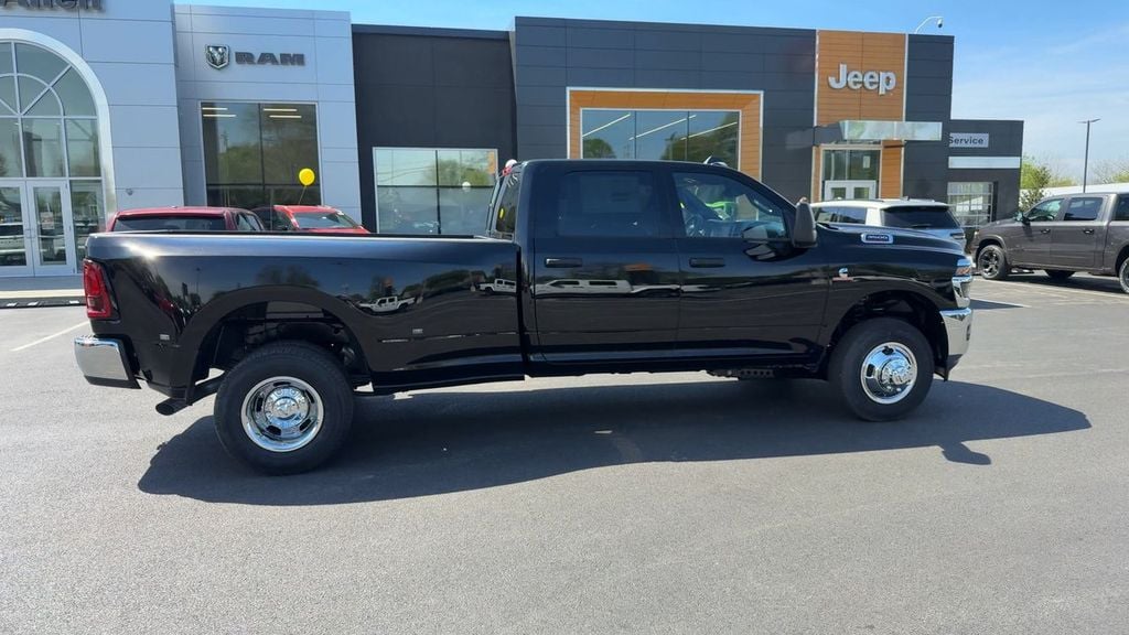 New 2026 Ram 3500 Tradesman - photo - 6
