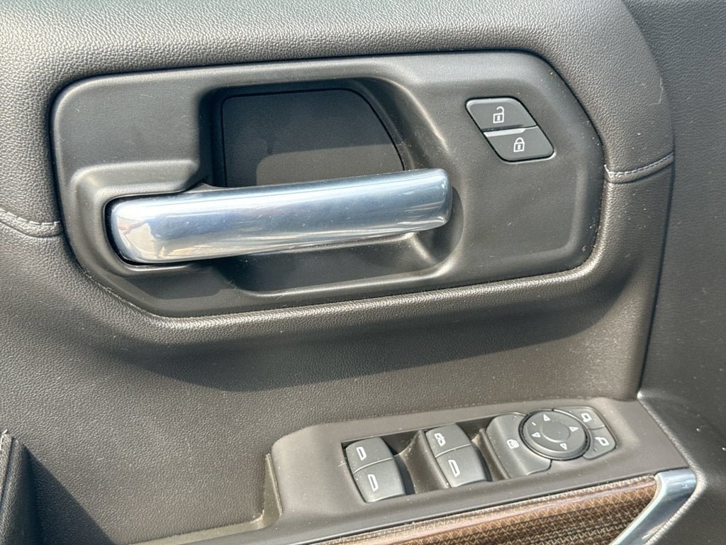Pre-Owned 2021 Chevrolet Silverado 1500 LT - photo - 19