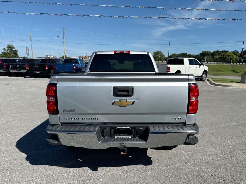 Pre-Owned 2019 Chevrolet Silverado 1500 LD LT - photo - 9