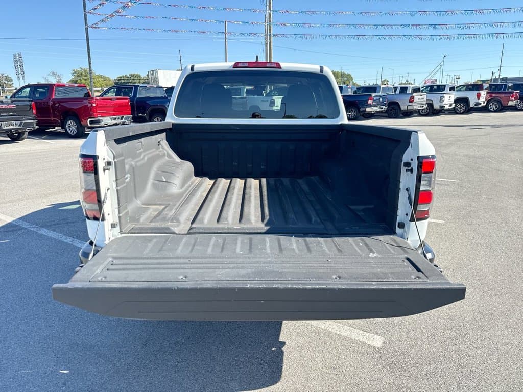 Pre-Owned 2024 Nissan Frontier S - photo - 16