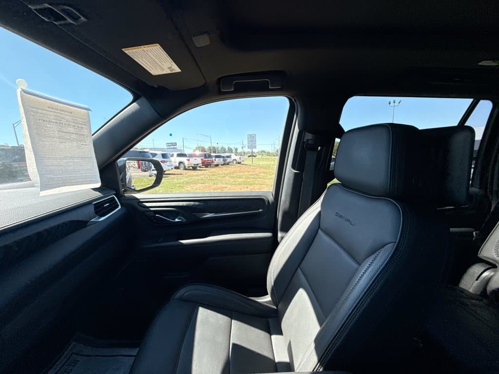 Pre-Owned 2023 GMC Yukon Denali - photo - 33