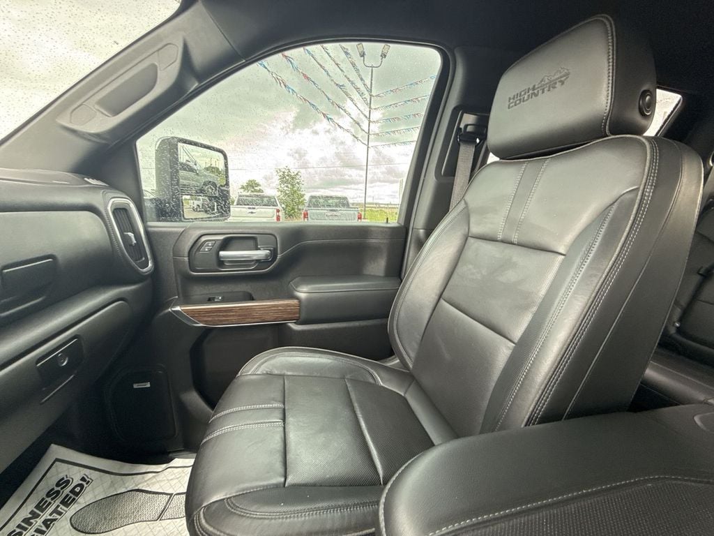 Pre-Owned 2023 Chevrolet Silverado 3500HD High Country - photo - 30
