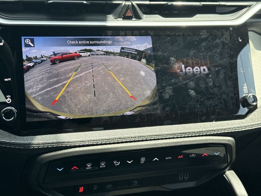 New 2026 Jeep Cherokee Laredo - photo - 27