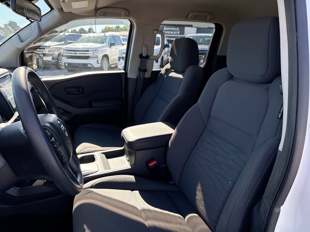 Pre-Owned 2024 Nissan Frontier S - photo - 20