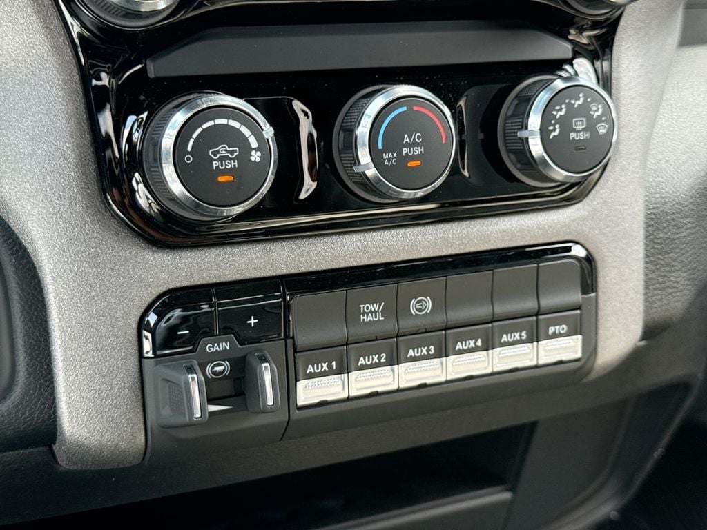 New 2026 Ram 4500HD Tradesman - photo - 26