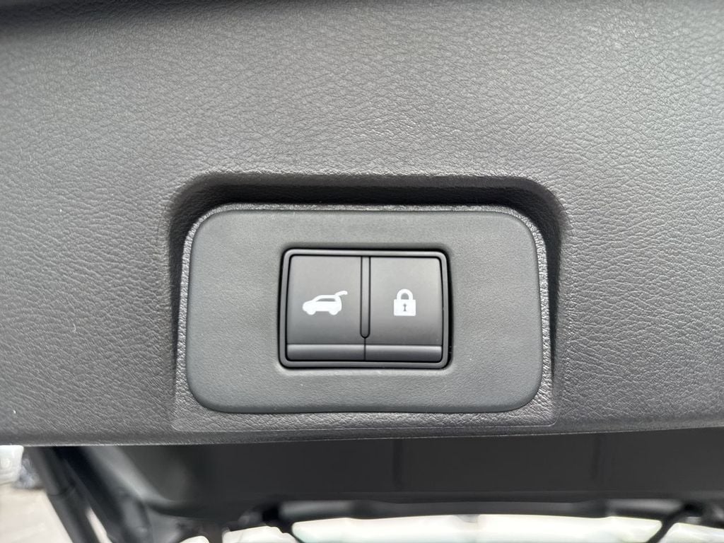 New 2026 Nissan Rogue SV - photo - 17