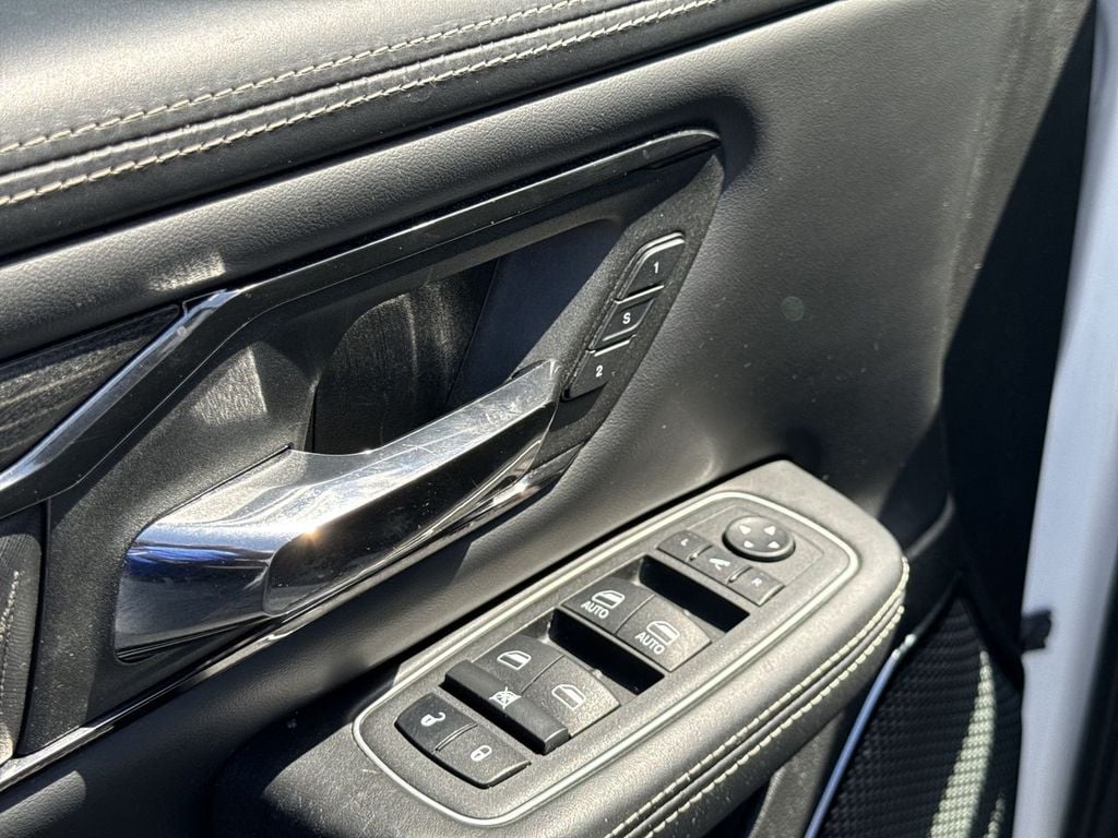 Pre-Owned 2022 Ram 1500 Limited - photo - 19