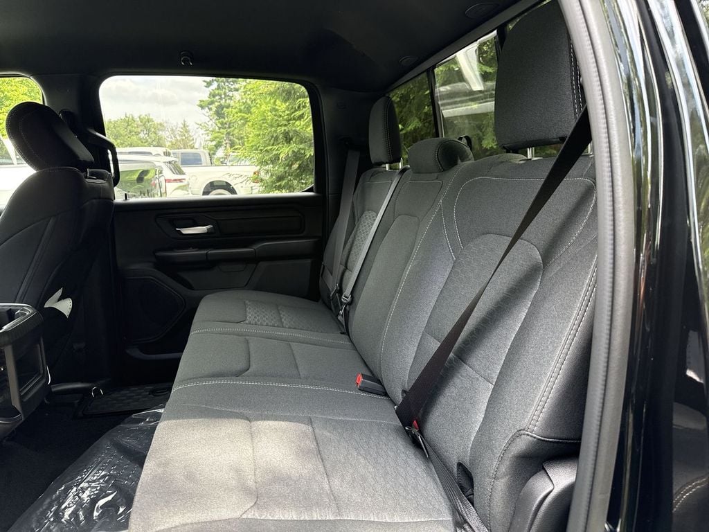 New 2026 Ram 1500 Express - photo - 18
