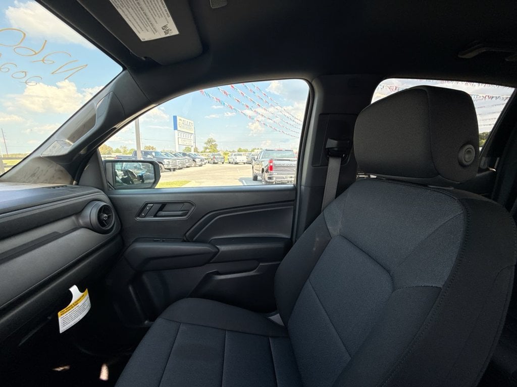 Pre-Owned 2026 Chevrolet Colorado Work Truck - photo - 29