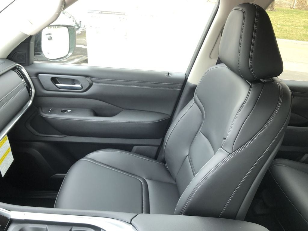 New 2026 Nissan Armada SV - photo - 30