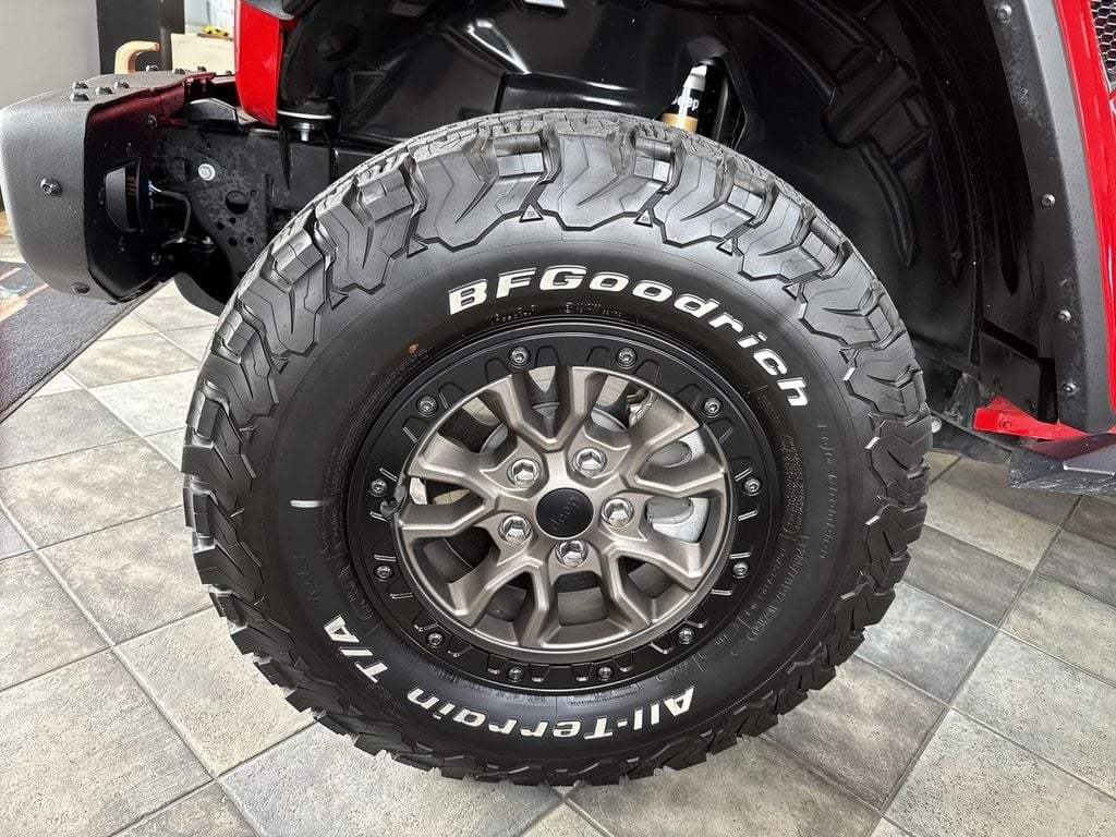 Pre-Owned 2022 Jeep Wrangler Unlimited Rubicon 392 - photo - 1