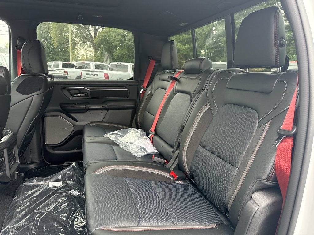 New 2026 Ram 1500 Laramie - photo - 18