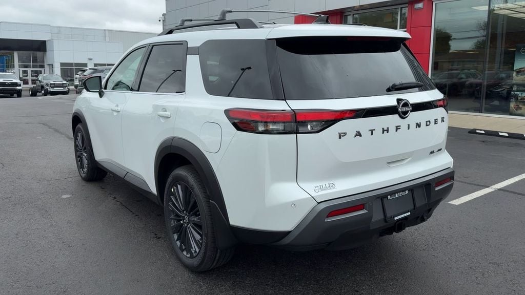 2026 Nissan Pathfinder SL Photo in Danville KY 40422