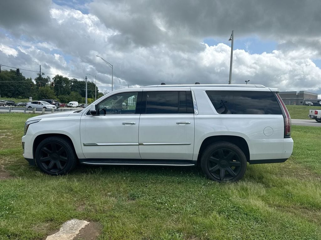 2020 Cadillac Escalade ESV Premium Photo in Danville KY 40422