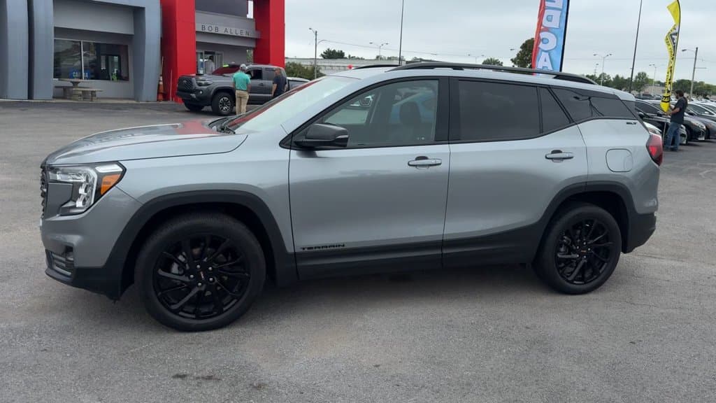 2024 GMC Terrain SLT Photo in Danville KY 40422