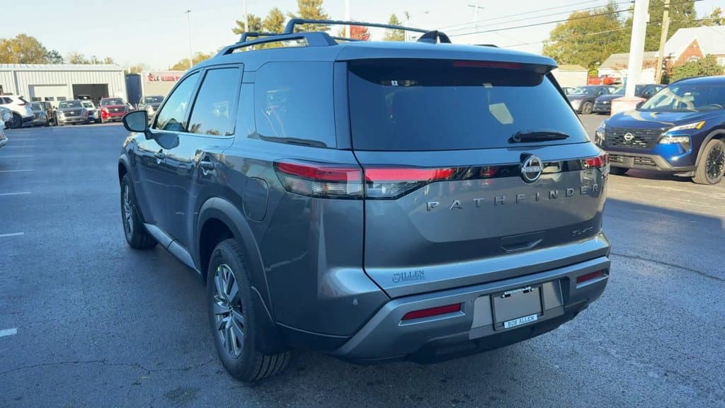 2026 Nissan Pathfinder SL Photo in Danville KY 40422