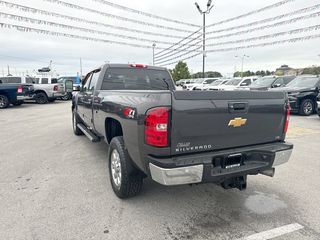 2011 Chevrolet Silverado 3500HD LTZ Photo in Danville KY 40422