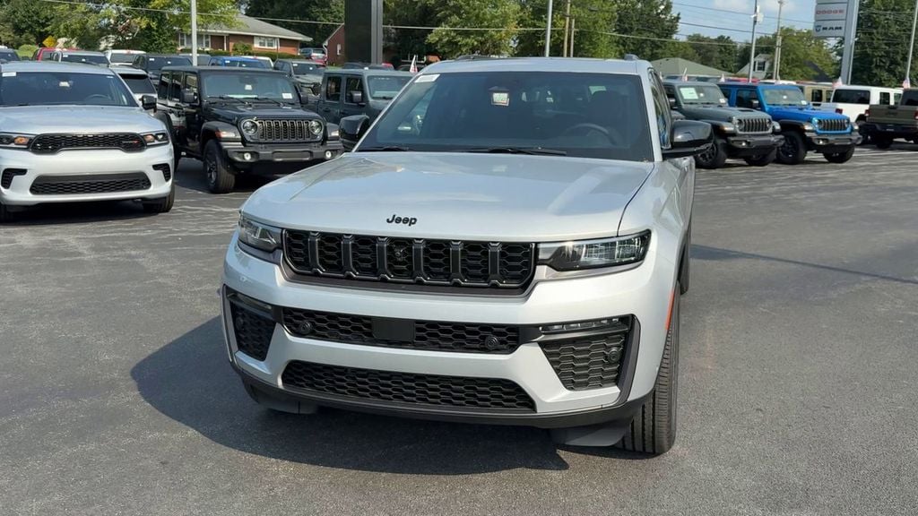 2026 Jeep Grand Cherokee Photo in Danville KY 40422