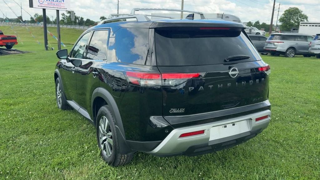 2024 Nissan Pathfinder SL Photo in Danville KY 40422