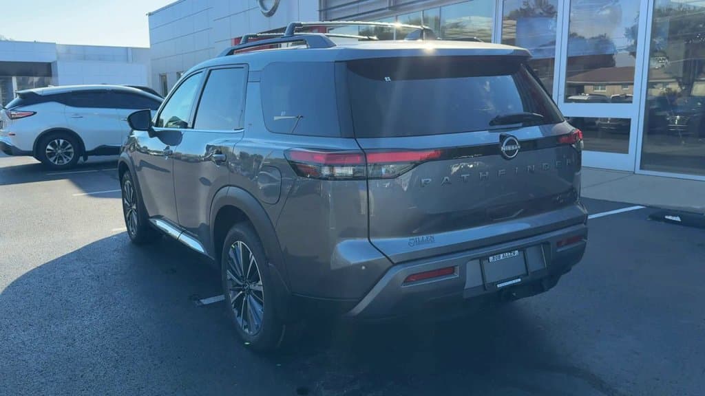 2026 Nissan Pathfinder Platinum Photo in Danville KY 40422