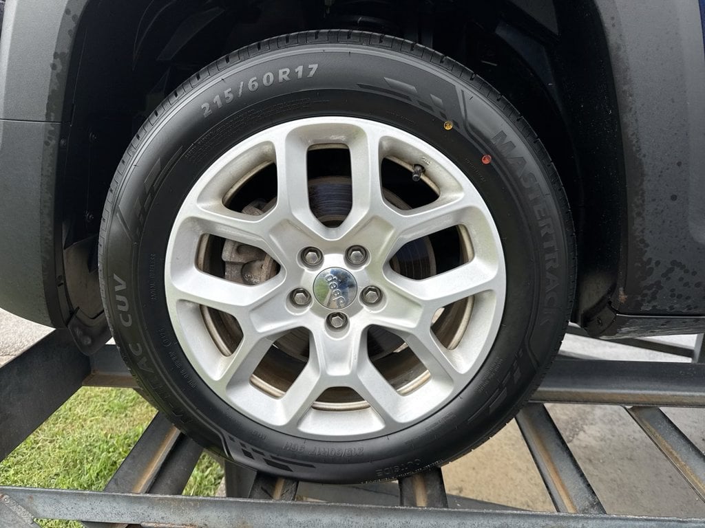 2018 Jeep Renegade Latitude Photo in Danville KY 40422